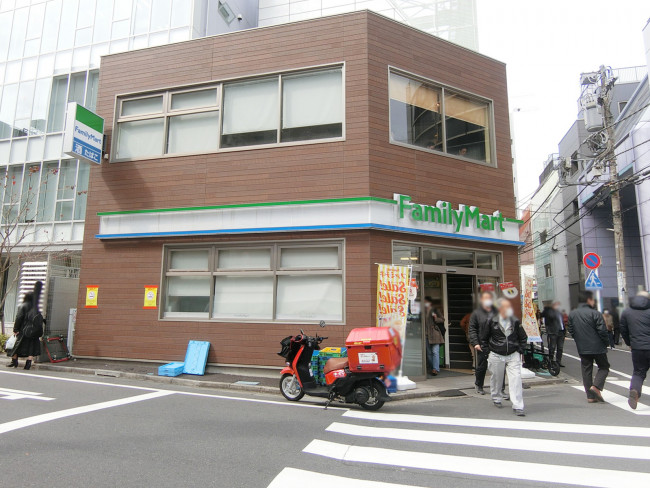 近くのファミリーマート 渋谷二丁目中央店