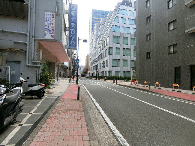 藤和不動産新横浜ビル前面の通り