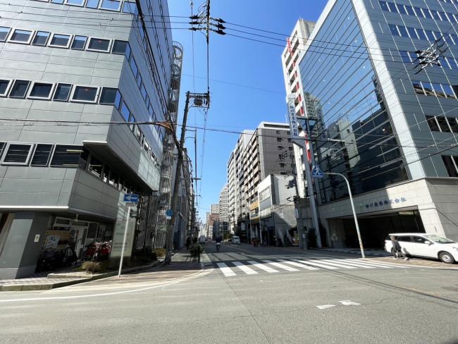 Osaka Metro南堀江ビル前面の通り