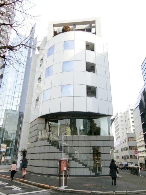 Apple Ohmi Building Exterior