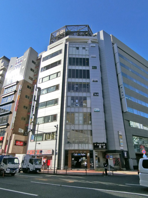 トラヤビル