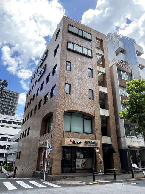 三沖ビル