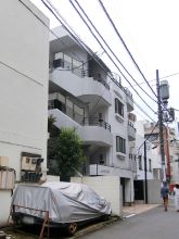 A Aoyama Building Exterior