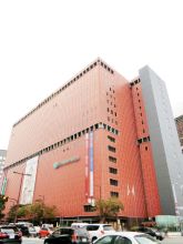 西日本新聞会館ビルの外観