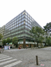 新国際ビルの外観