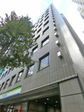 西新宿松屋ビルの外観