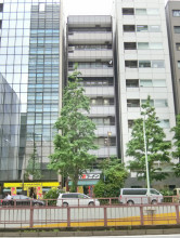 パインセントラルビルの外観