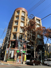 鶴田けやきビルの外観