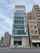上杉本社ビルの外観