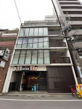 山崎西新宿ビルの外観