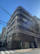 三宅屋ビルの外観