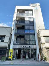 フリーアネックスビルの外観