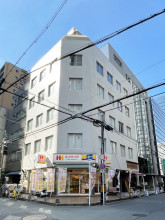 いずみやビルの外観