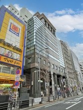 ラピロス六本木の外観