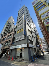 小川ビルの外観