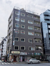 永峰ビルの外観