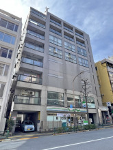 東ビルの外観
