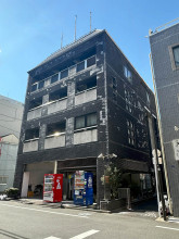辻幸山之内ビルの外観