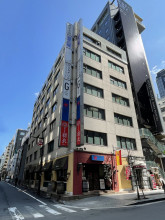 大栄会館ビルの外観