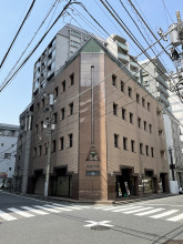 能楽書林ビルの外観