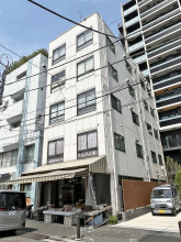 吉岡ビルの外観