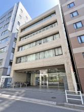 岩清日本橋ビルの外観