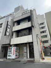 鈴木ビルの外観