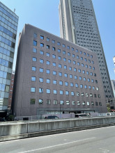 南新宿JEBLの外観