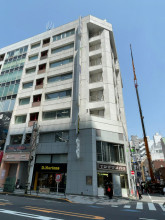 新宿伍名館の外観