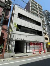 横山ビルの外観