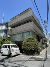 隈部ビルの外観