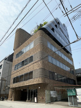 本町ハイエストビルの外観