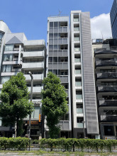 伸治ビルの外観