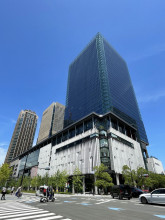 グランフロント大阪 タワーBの外観