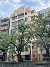 東山神興ビルの外観