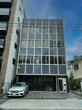 紀之国屋ビルの外観