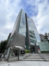 E・スペースタワーの外観