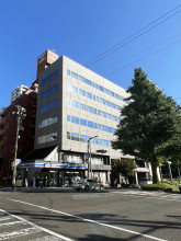 大町カープビルの外観