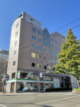 岡元ビルの外観