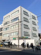 中央ビルの外観