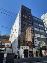 アルプスビルの外観