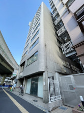 ナンバ八千代ビルの外観