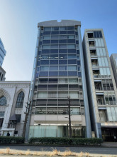 関内董友ビルの外観