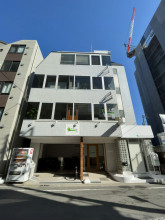 POOLDUCKビルの外観