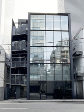 青山江崎ビルの外観