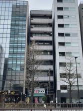 パインセントラルビルの外観