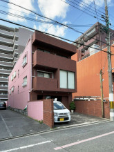 山川ビルの外観