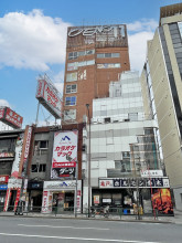 ウエノイレブンビルの外観