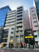 御苑スカイビルの外観