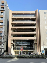 ONEST京都烏丸スクエアの外観